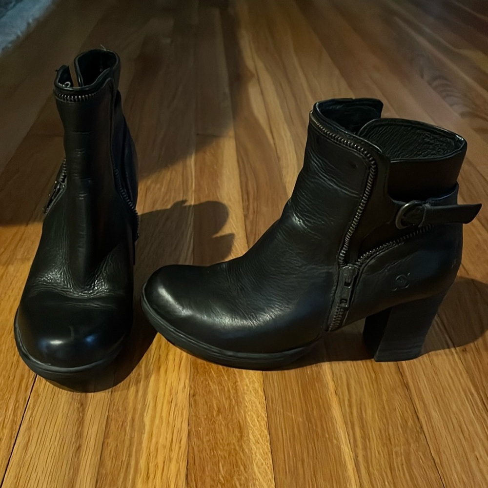 Born boots size 8.5